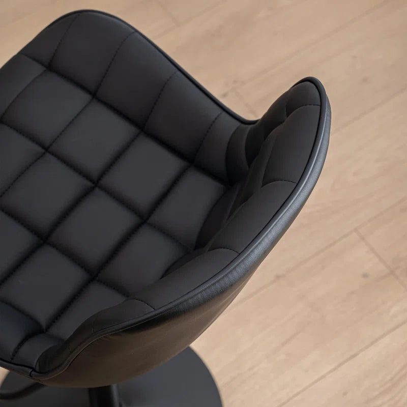 Wolt Bar Stool